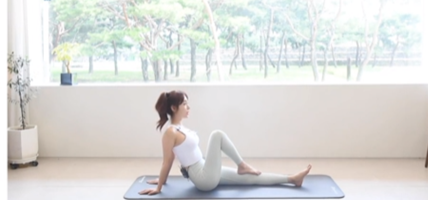 美女瑜伽老师高清课程视频合集-学科资源网